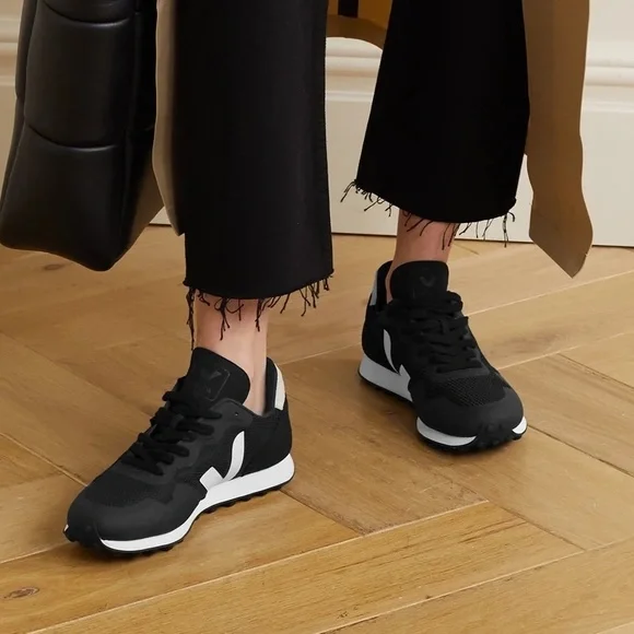 Veja SDU TPU Canvas/Mesh Sneaker in Black/White sz 39EU/8US New in Box